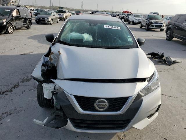 3N1CN8DV0NL834396 - 2022 NISSAN VERSA S SILVER photo 5