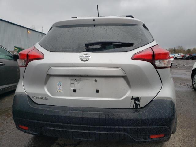 3N1CP5CU1JL540100 - 2018 NISSAN KICKS S SILVER photo 6