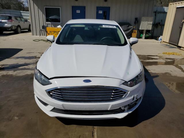 3FA6P0H77HR414658 - 2017 FORD FUSION SE WHITE photo 5