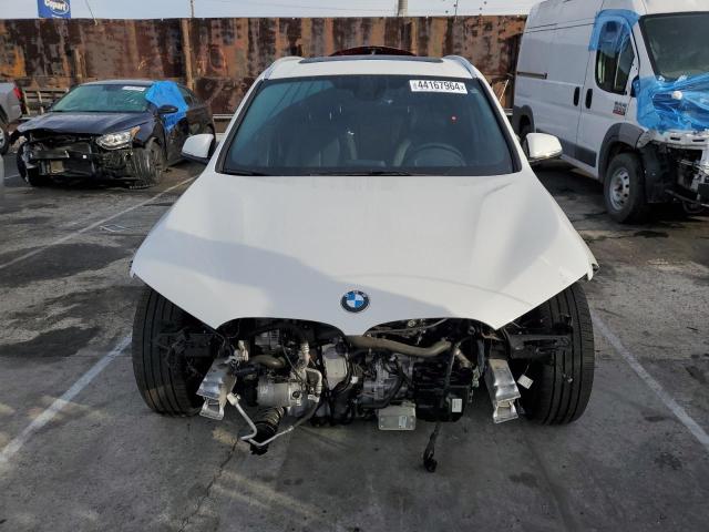 WBXHU7C3XH5H33506 - 2017 BMW X1 SDRIVE28I WHITE photo 5