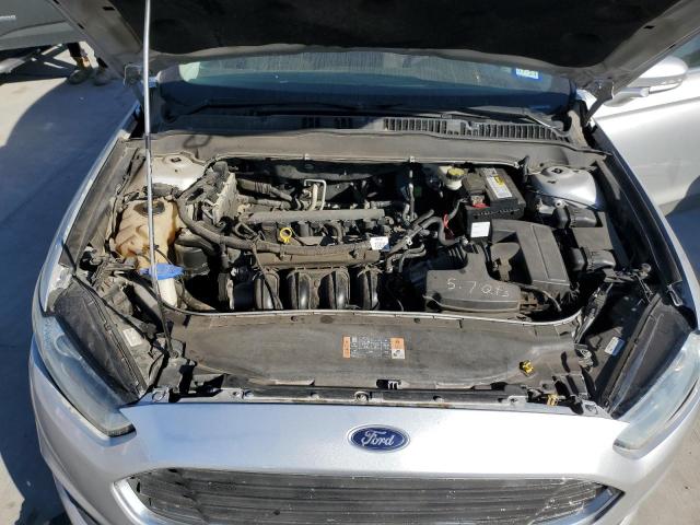 3FA6P0H79GR266009 - 2016 FORD FUSION SE SILVER photo 11