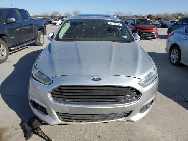 3FA6P0H79GR266009 - 2016 FORD FUSION SE SILVER photo 5