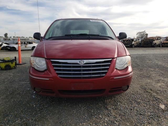 2C4GP64L05R413342 - 2005 CHRYSLER TOWN & COU LIMITED MAROON photo 5