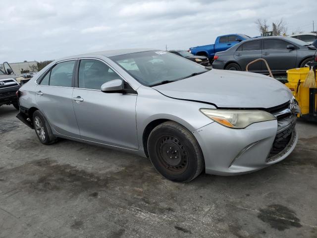 4T4BF1FK1FR467355 - 2015 TOYOTA CAMRY LE SILVER photo 4