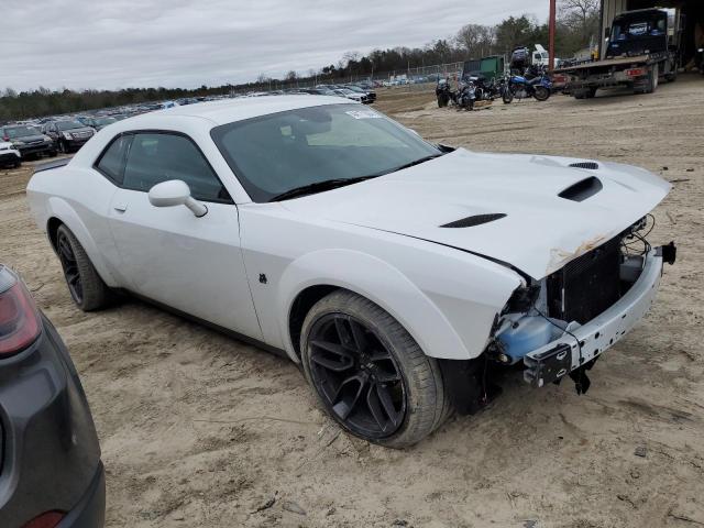 2C3CDZFJ4KH687864 - 2019 DODGE CHALLENGER R/T SCAT PACK WHITE photo 4