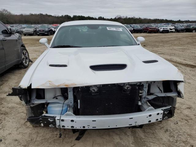 2C3CDZFJ4KH687864 - 2019 DODGE CHALLENGER R/T SCAT PACK WHITE photo 5