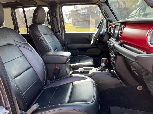 1C4HJXEN0JW332662 - 2018 JEEP WRANGLER U SAHARA CHARCOAL photo 5