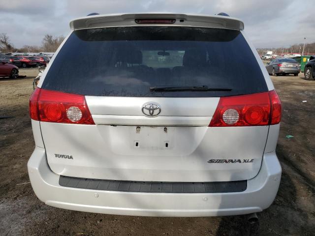 5TDZK22C58S180251 - 2008 TOYOTA SIENNA XLE WHITE photo 6