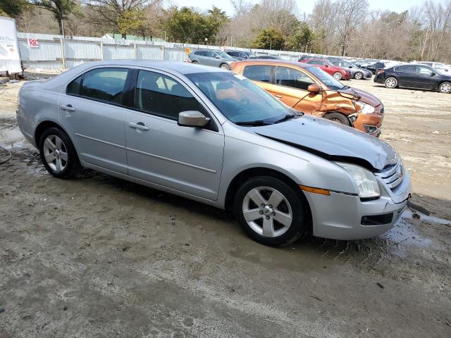 3FAHP07Z06R186186 - 2006 FORD FUSION SE SILVER photo 4