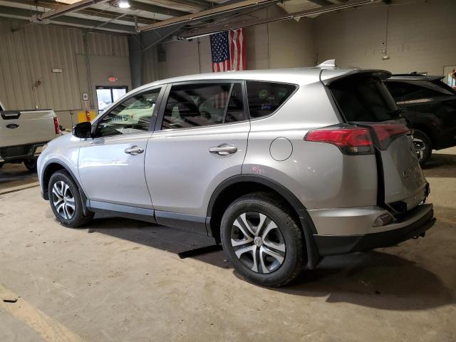 JTMBFREV9JD251755 - 2018 TOYOTA RAV4 LE GRAY photo 2