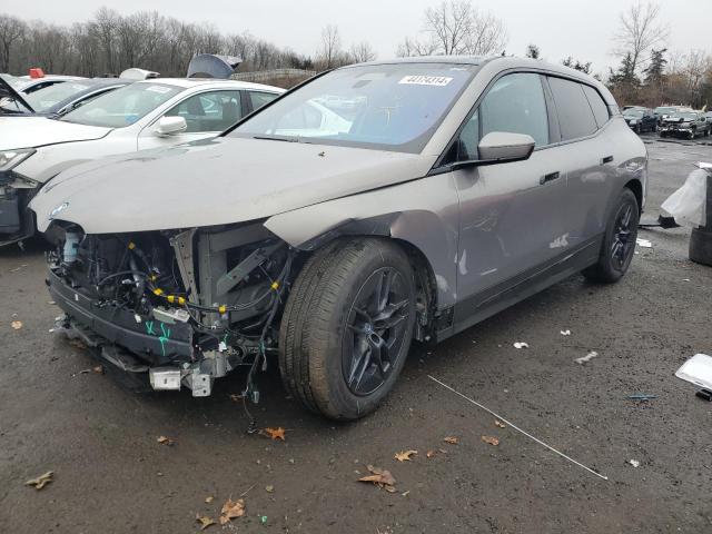 WB523CF03PCM84985 - 2023 BMW IX XDRIVE50 GRAY photo 1