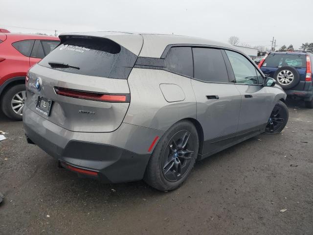 WB523CF03PCM84985 - 2023 BMW IX XDRIVE50 GRAY photo 3