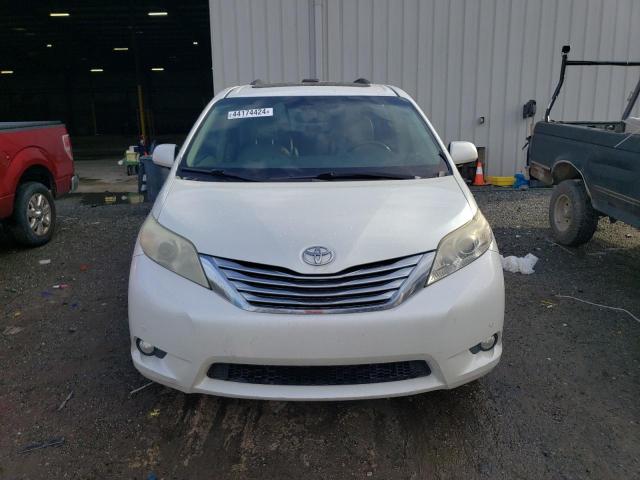 5TDYK3DC2BS039174 - 2011 TOYOTA SIENNA XLE WHITE photo 5