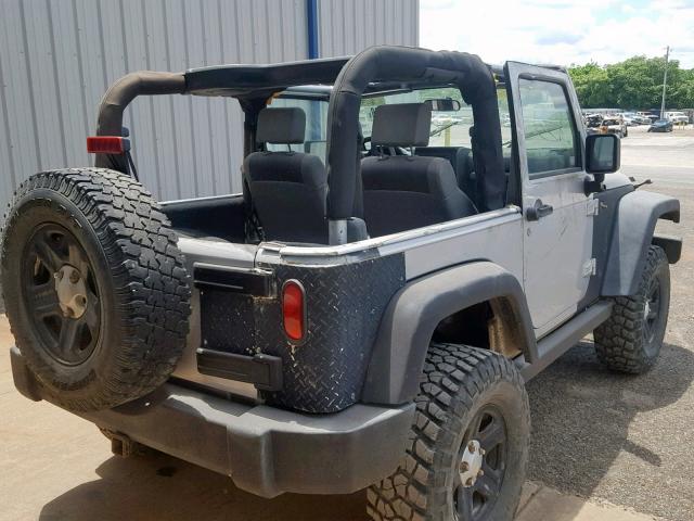 1J4FA24117L229117 - 2007 JEEP WRANGLER X SILVER photo 4