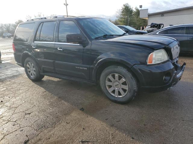 5LMFU28R24LJ15449 - 2004 LINCOLN NAVIGATOR BLACK photo 4
