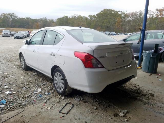 3N1CN7AP1JL866476 - 2018 NISSAN VERSA S WHITE photo 3