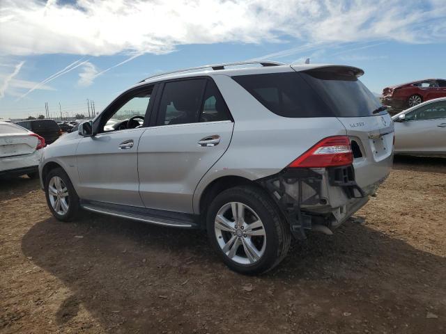 4JGDA5HBXCA017142 - 2012 MERCEDES-BENZ ML 350 4MATIC SILVER photo 2