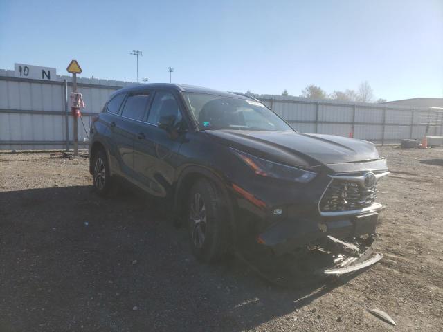 5TDGZRBH2NS573711 - 2022 TOYOTA HIGHLANDER XLE BLACK photo 4
