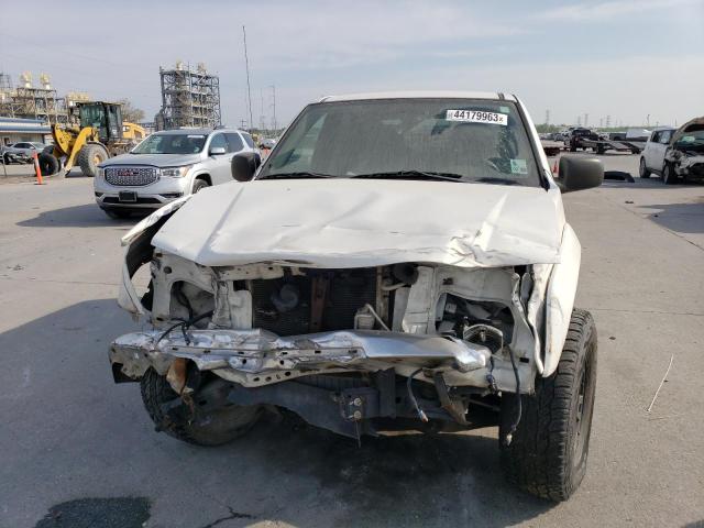 1GTDS136658106396 - 2005 GMC CANYON WHITE photo 5