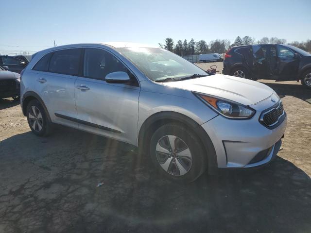 KNDCB3LCXH5081117 - 2017 KIA NIRO FE SILVER photo 4