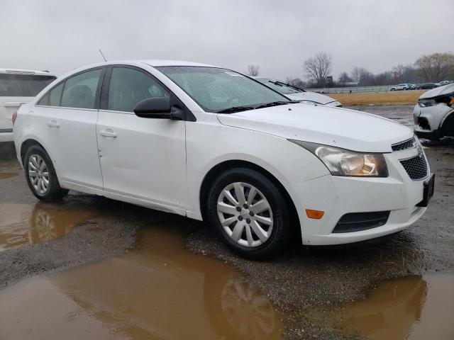 1G1PC5SH2B7228624 - 2011 CHEVROLET CRUZE LS WHITE photo 4