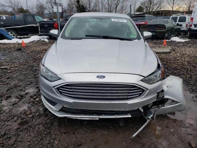 3FA6P0LU7JR261816 - 2018 FORD FUSION SE HYBRID SILVER photo 5