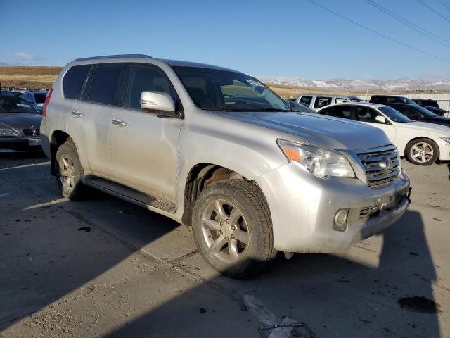 JTJBM7FX3A5009447 - 2010 LEXUS GX 460 SILVER photo 4