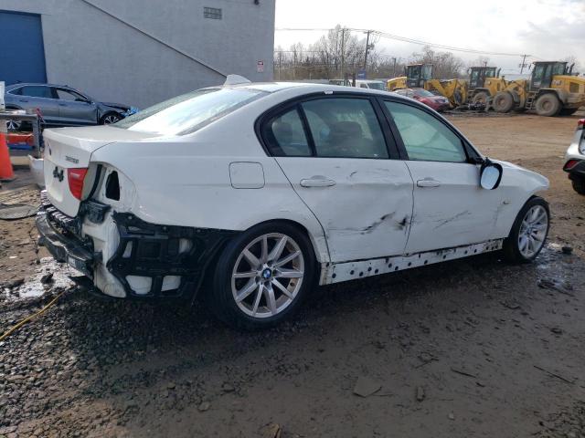 WBAPH77579NM29893 - 2009 BMW 328 I WHITE photo 3