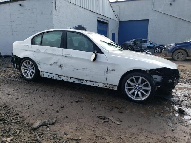 WBAPH77579NM29893 - 2009 BMW 328 I WHITE photo 4