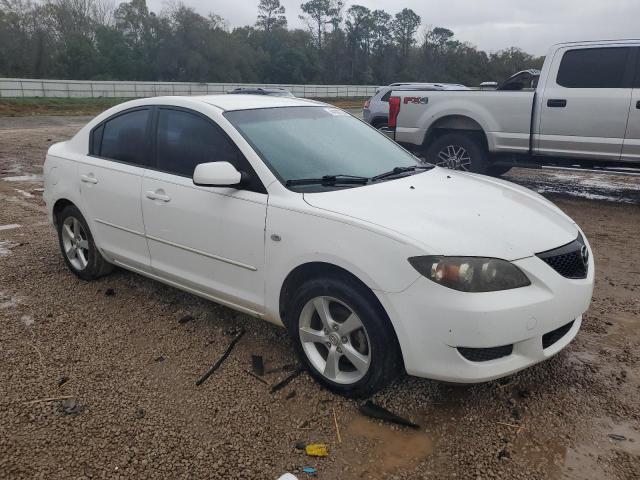 JM1BK12F661509815 - 2006 MAZDA 3 I WHITE photo 4