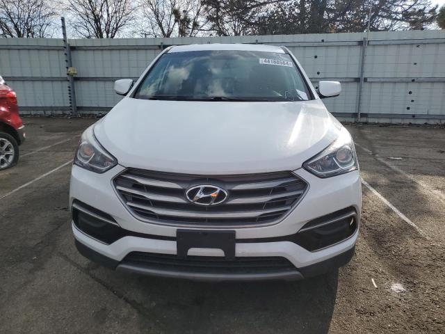 5NMZT3LB8HH004547 - 2017 HYUNDAI SANTA FE S WHITE photo 5