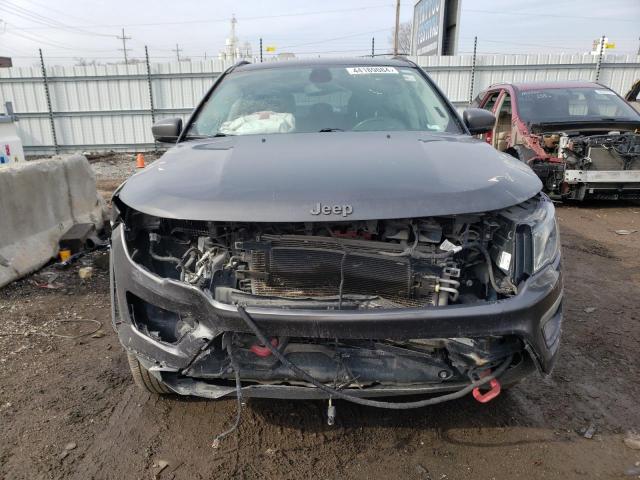 3C4NJDDB3KT739617 - 2019 JEEP COMPASS TRAILHAWK GRAY photo 5