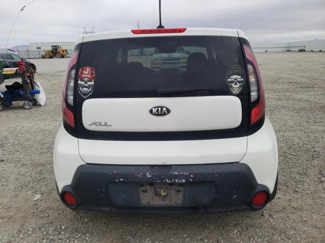 KNDJN2A28G7264330 - 2016 KIA SOUL WHITE photo 6