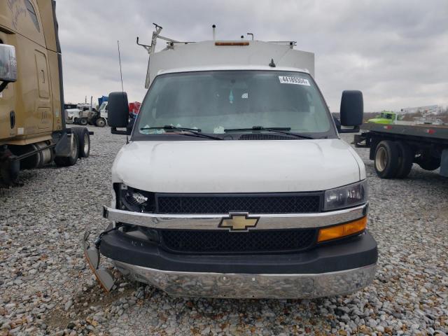 1GB0GRFG7K1149348 - 2019 CHEVROLET EXPRESS G3 WHITE photo 5