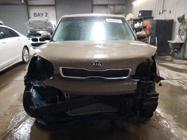 KNDJN2A29E7026211 - 2014 KIA SOUL TAN photo 5