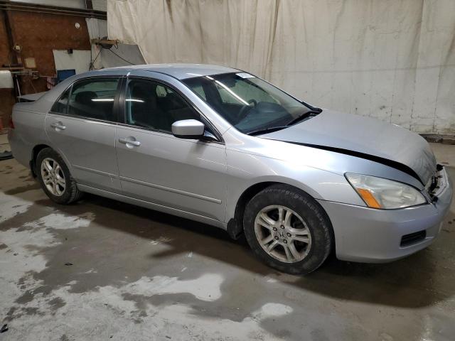 1HGCM56397A201675 - 2007 HONDA ACCORD SE SILVER photo 4