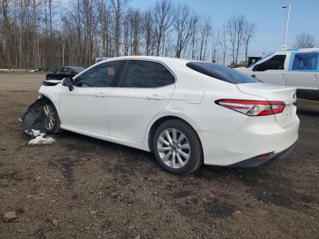 4T1B11HK6JU554098 - 2018 TOYOTA CAMRY L WHITE photo 2