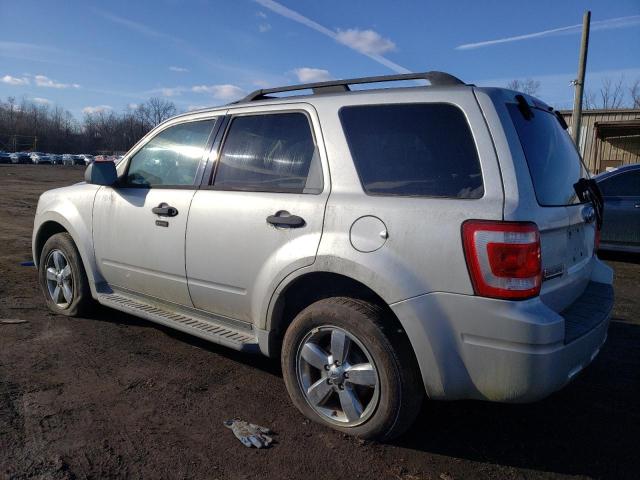 1FMCU93769KA09135 - 2009 FORD ESCAPE XLT SILVER photo 2