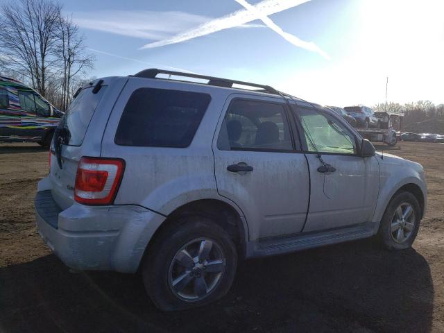 1FMCU93769KA09135 - 2009 FORD ESCAPE XLT SILVER photo 3