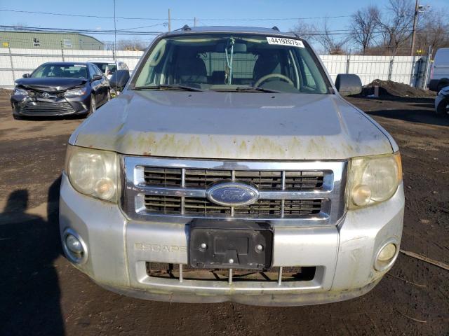 1FMCU93769KA09135 - 2009 FORD ESCAPE XLT SILVER photo 5