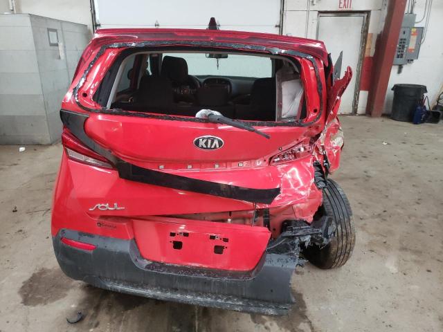 KNDJ23AU9L7008031 - 2020 KIA SOUL LX RED photo 6