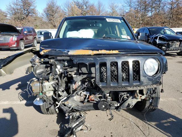 1C4NJRFB0GD725021 - 2016 JEEP PATRIOT LATITUDE BLACK photo 5