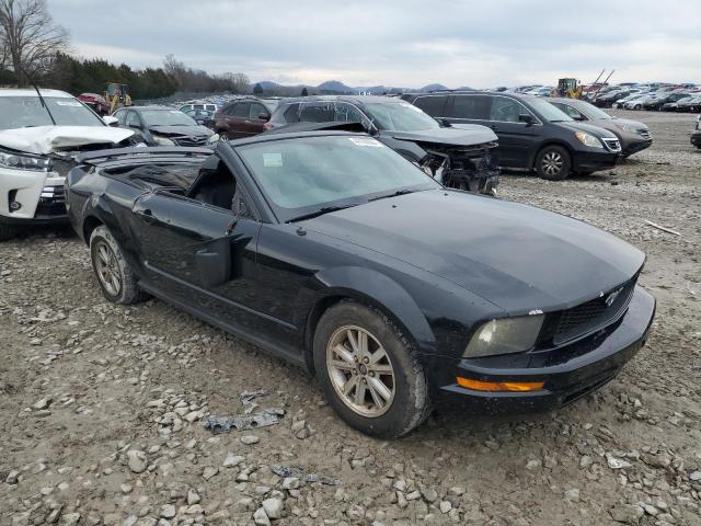 1ZVFT84N865232568 - 2006 FORD MUSTANG BLACK photo 4