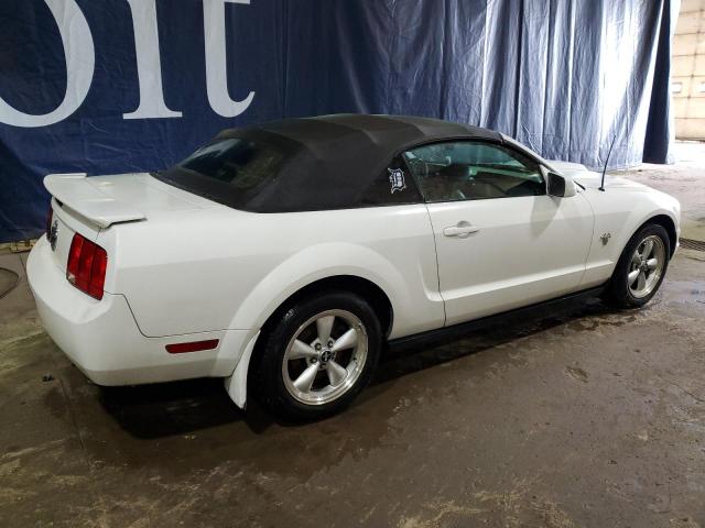 1ZVHT84N595127838 - 2009 FORD MUSTANG WHITE photo 3