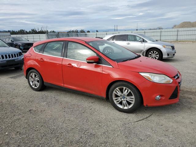 1FAHP3M29CL208186 - 2012 FORD FOCUS SEL RED photo 4