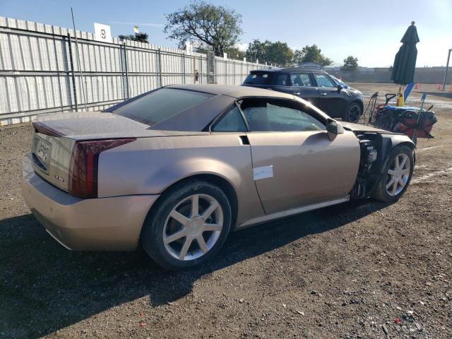 1G6YV36A585600021 - 2008 CADILLAC XLR GOLD photo 3