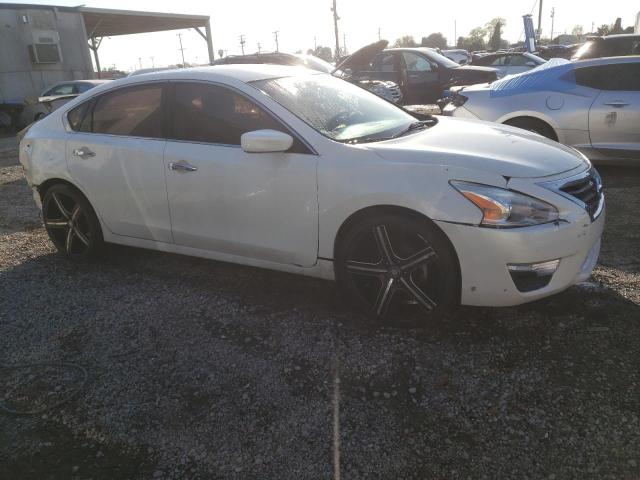 1N4AL3AP1FC242091 - 2015 NISSAN ALTIMA 2.5 WHITE photo 4