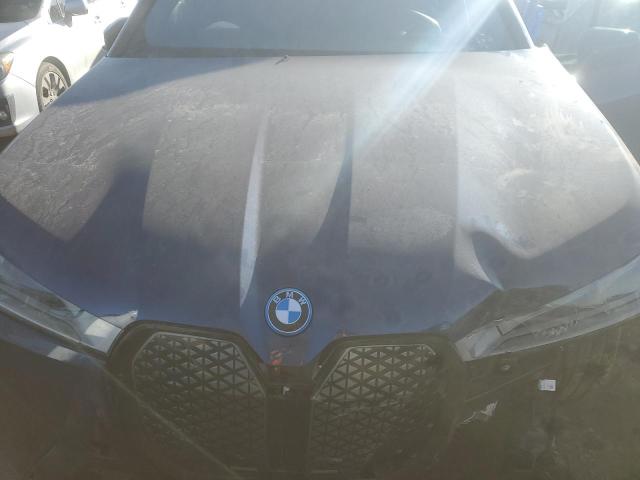 WB523CF08RCP39620 - 2024 BMW IX XDRIVE50 BLUE photo 12