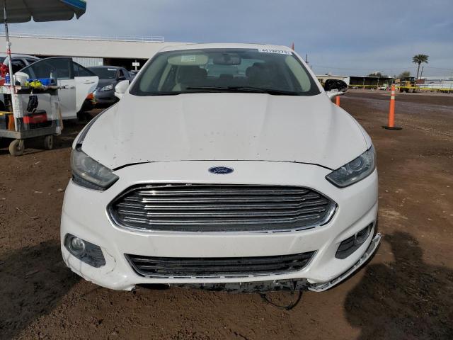 3FA6P0HD1FR292186 - 2015 FORD FUSION SE WHITE photo 5