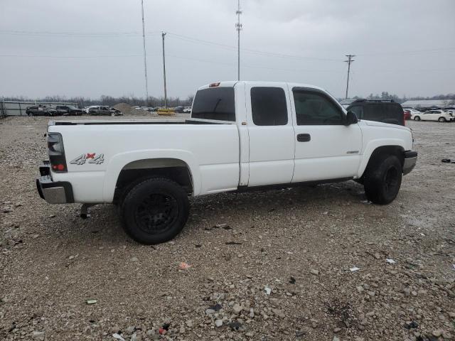 1GCGK29U44Z101697 - 2004 CHEVROLET SILVERADO K2500 WHITE photo 3